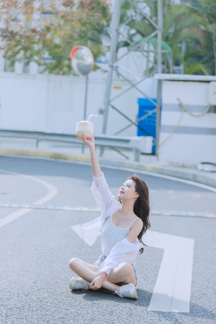兴趣地带 封面